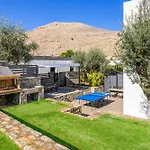 Villa Lambis Athina *